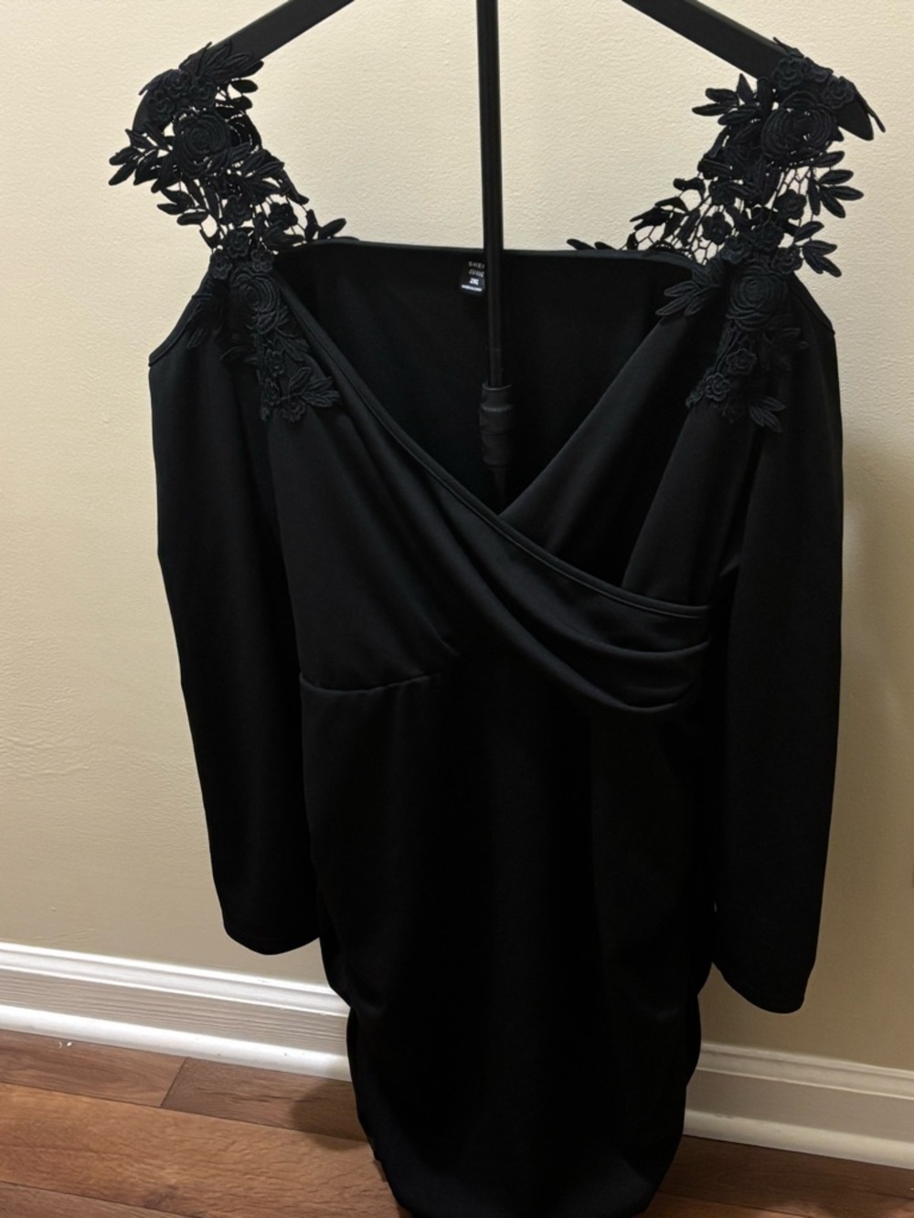 Women  black Long Sleeve Dress "cold shoulder 3D floral lace Size 2XL